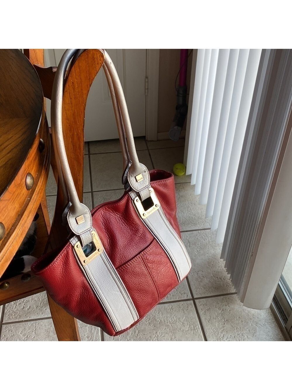 TIGNANELLO stylish Red white stripes 💯 leather 🎉Host Pick 7/22 🎉 - Picture 1 of 10